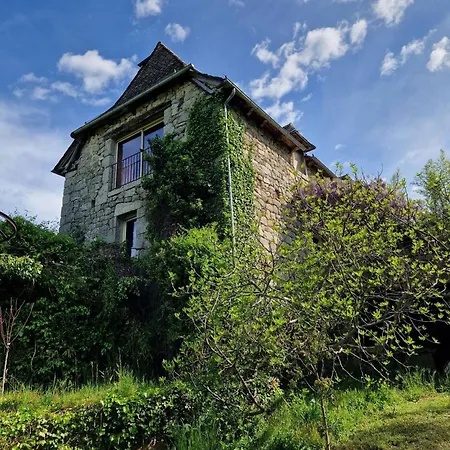 La Fontaine D'aubrac * Campouriez