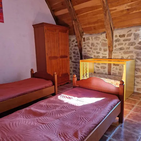 La Fontaine D'aubrac Nyaraló