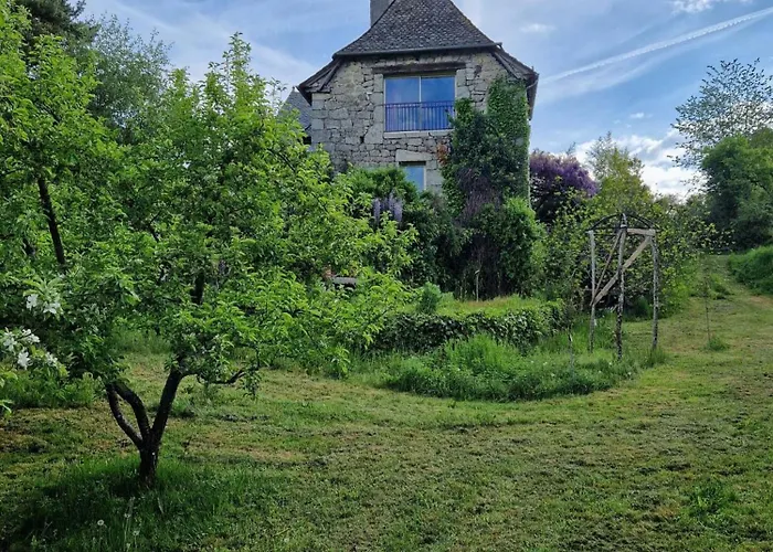 La Fontaine D'aubrac Feriehus Campouriez